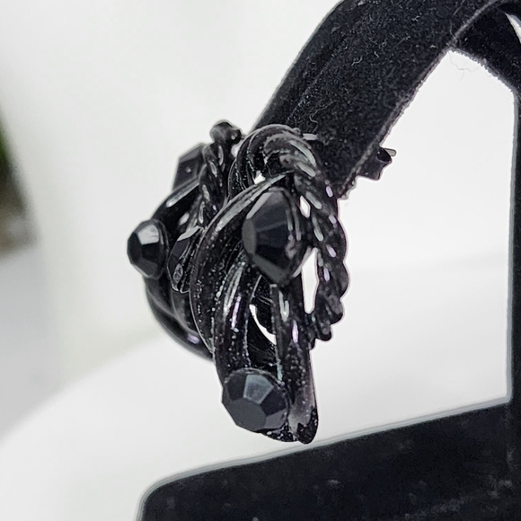 Black Metal Black Faceted Crystal Stones Post Earrings - Picture 4 of 9